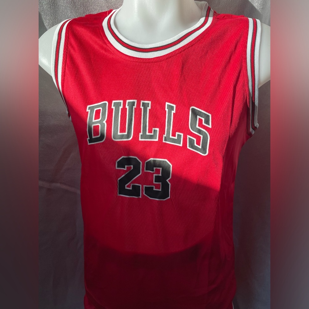 kids Chicago Bulls jersey and shorts.
